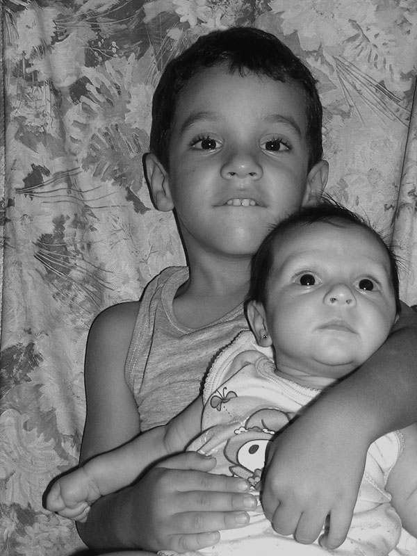 30-Mar-2005. My 2 happiness / Mis 2 alegras