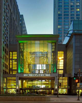 u11/geminigeo/medium/42919079.S600504135225Nordstromatduskweb.jpg