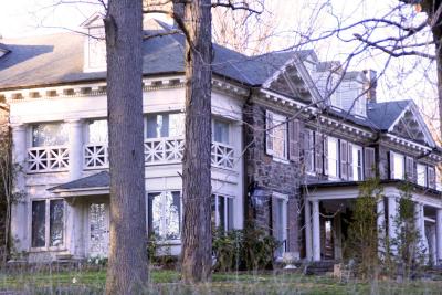 belle et grande maison