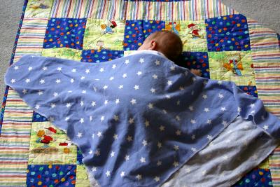 190-9091_IMG Jbob living room blanket.jpg