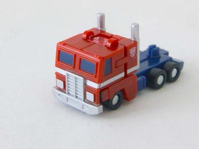 Dengeki Hobby Convoy - Vehicle Mode