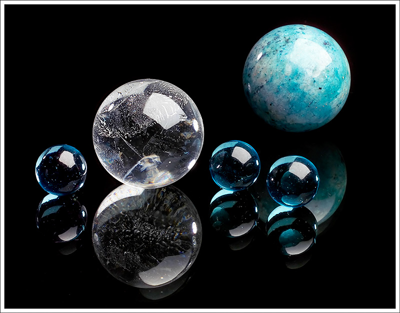 Spheres in White and Blue by Quentin Bargate
