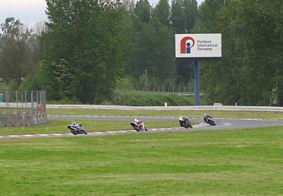 u11/liv2day/medium/42885317.flattiret3entrance.jpg