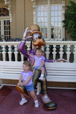 On Day 5 we went back to the Magic Kingdom and found Goofy just sitting around