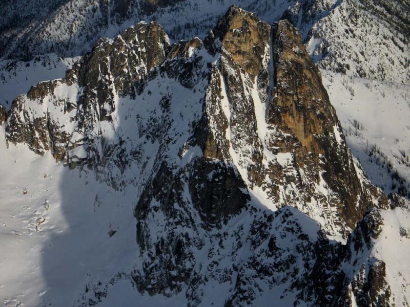Cutthroat, N Face & W Ridge (CutthroatPk122304-02adj.jpg)