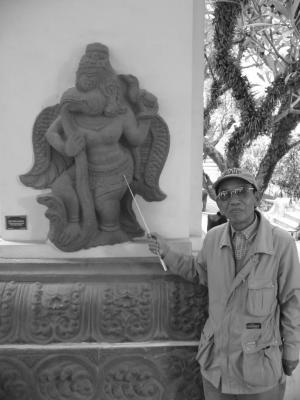 Mr.Louis @Cham Museum, he is about as interesting as the musee, we made a quick tour. The Cham people are a fascinating thing.