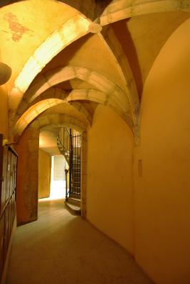 Corridor in the historic centre - Equal third  (itev)
