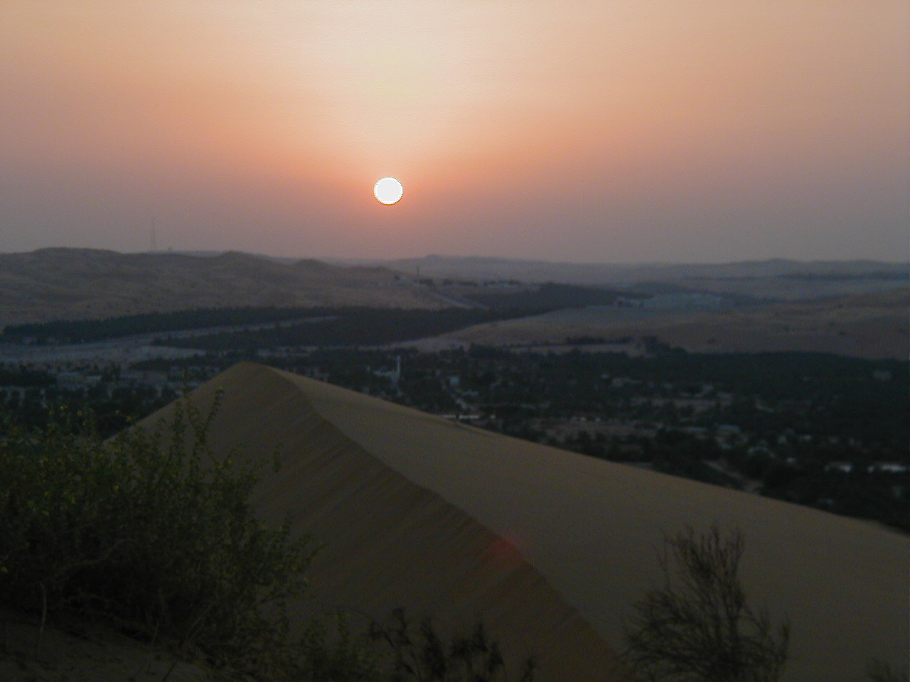 The boxes were left unopened and off we went to Liwa Oasis.  Sun set over Liwa, from the hotel