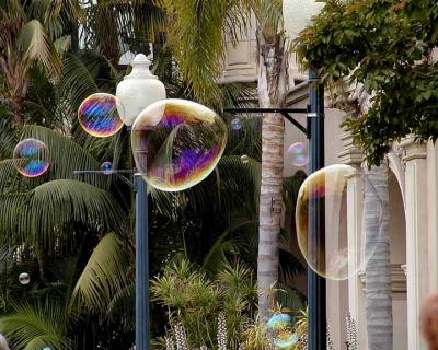 Drifting Bubbles