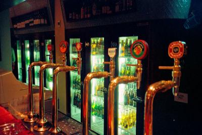 u11/rsub8/medium/42861129.melbpubtaps.jpg