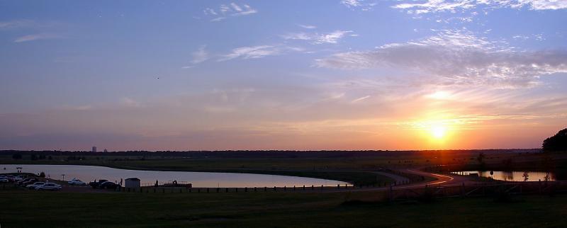 <B>Sundown At The Park</B><BR><FONT size=1>by Callisto</FONT>