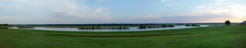 <B>Patroit Lake</B><BR><FONT size=1>by Callisto</FONT>