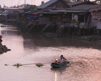 Shrimp Hunter at Umpawa 4