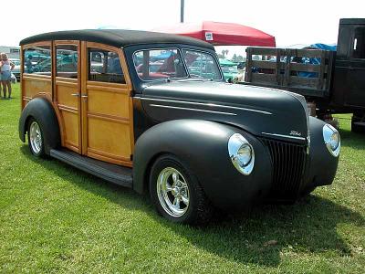 1939 Ford Deluxe Wagon (woodie)