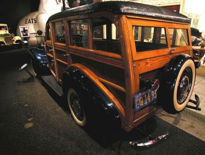 1939 Pontiac woodie