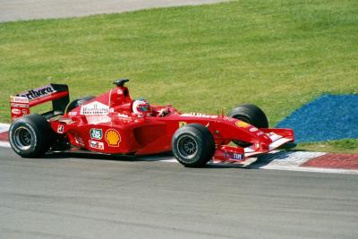 Ruebens taking a short cut at turn 6, 2001