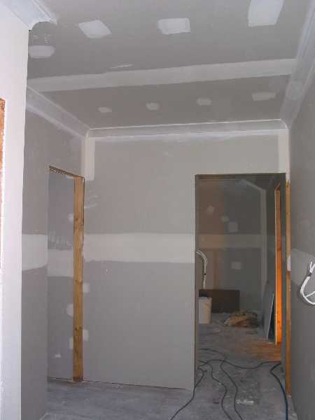 upstairs hall from 2nd bedroom to master