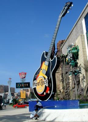 Hard Rock Cafe Guiter Cancun