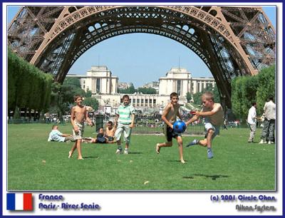 kids under Eiffel