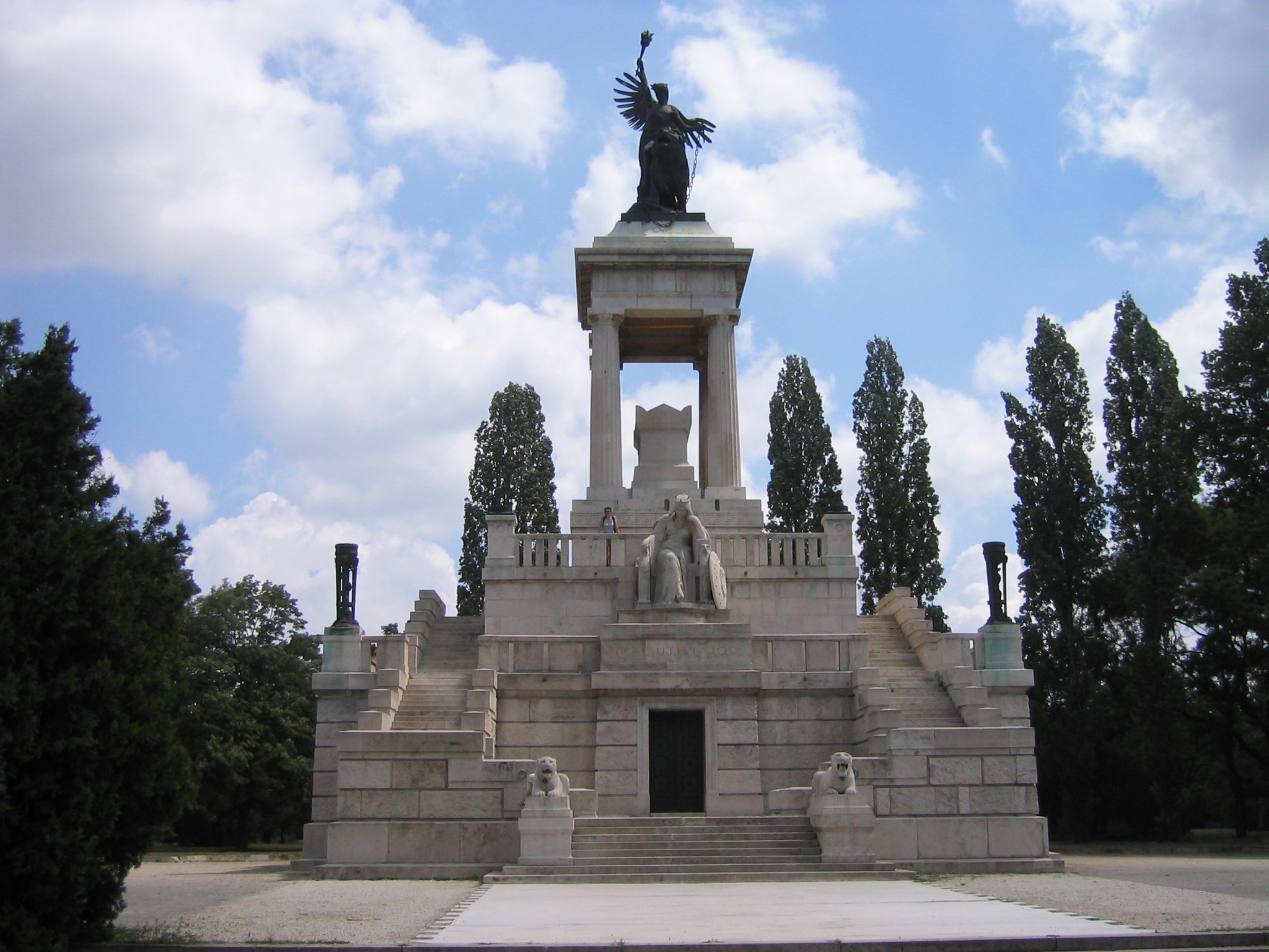 Tomb of Kossuth Lajos - Father of modern Hungary (find Susan at top)