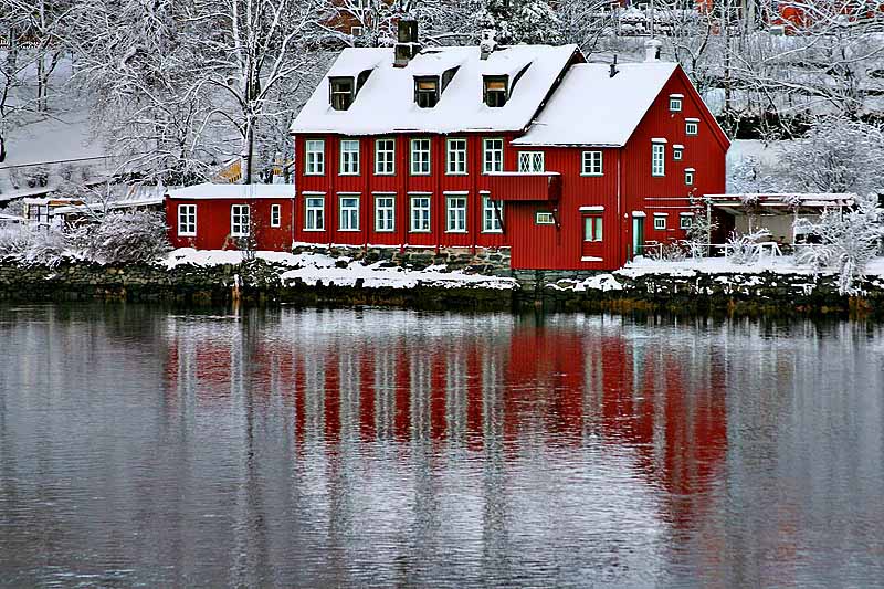 Red house 2 *