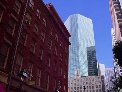 Old Meets New at the South Street Seaport