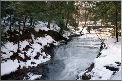 u12/dfc_photos/medium/38246613.BridalVeilFalls002.jpg