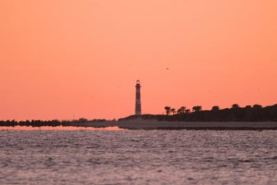 u12/fischerfoto/medium/38206753.morris_island_lighthouse_from_afar_IMG_5323.jpg