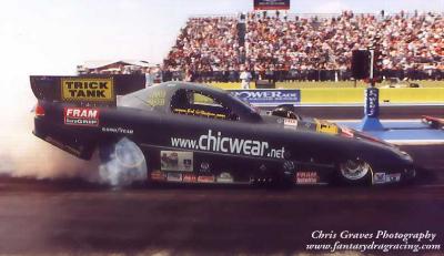 funnycarbobgilbertsonburnout.JPG