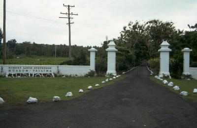 03-32-Entrance to the Museum