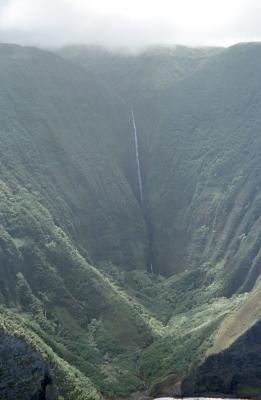 46C-07 Kahiwa Falls (1750'/533m, longest in Hawaii!)