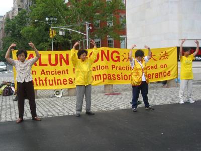 Falun Gong Demonstration 2004