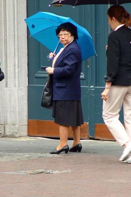 blue embrella lady