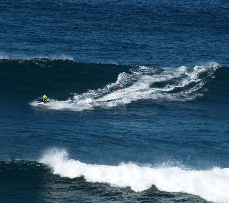 Surfing, Peahi (Jaws)