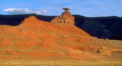 u12/johnsgallery/medium/38321750.mexicanhat.jpg