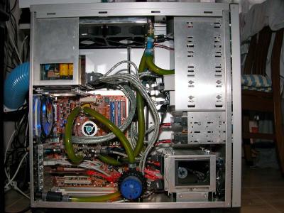 How my system look like now... the darn CCL within my Ultra PSU is dead... Pic taken with flash