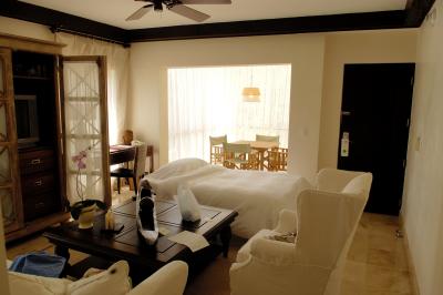 Dona Rosa Suite - Living Room