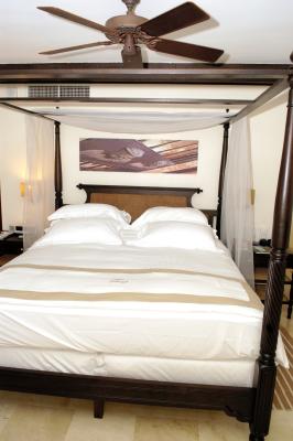 Dona Rosa Suite - Bedroom