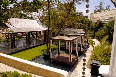 Dona Rosa Suite - View (Massage Area)