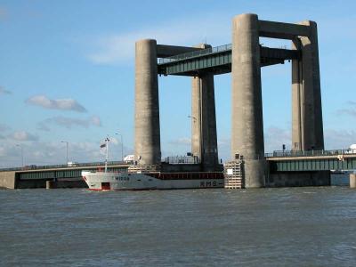 Kingsferry Bridge - Boat Coming Through