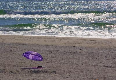 Lone Beach Umbrella 3200