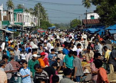 busy crowds in Banda Aceh