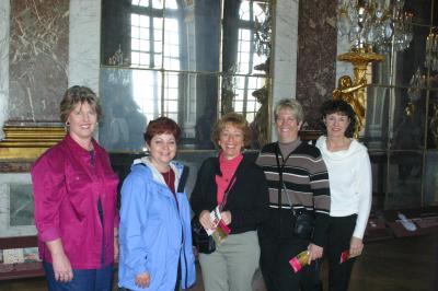 Karen, Deb, carolyne, Trudy and Cheryl in the Hall of Mirrors
