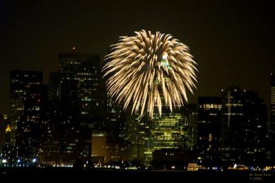 New Years Eve 2005 Fireworks 04.jpg