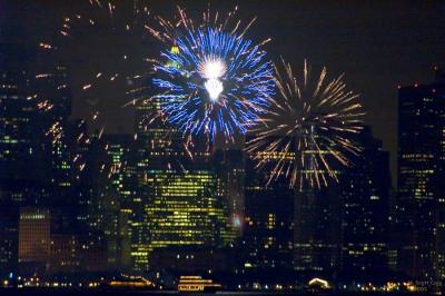 New Years Eve 2005 Fireworks 06.jpg
