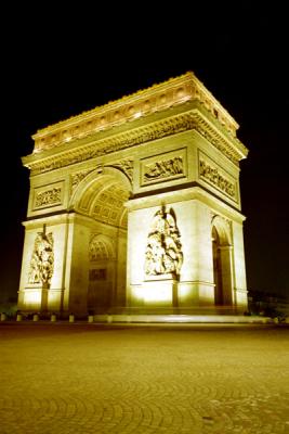 The Arc of Triumph at night 01