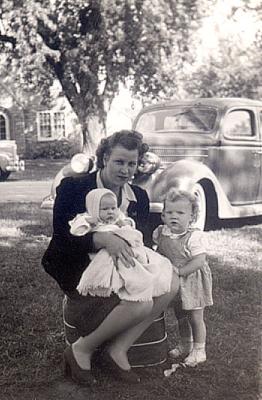 Evelyn with Vicki and Annette Kneeling