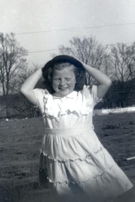 Annette Holding Hat