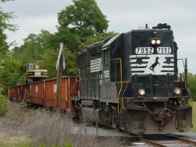 6758419.04FairgroundRd_b02Sep02[1].jpe