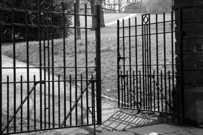 21 April - Entrance to Meersbrook Park